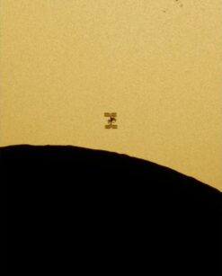 Orbiting the Golden Horizon